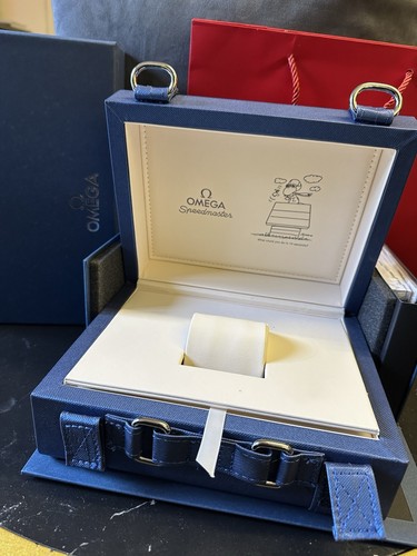 Omega speedmaster snoopy - snoopy, watch